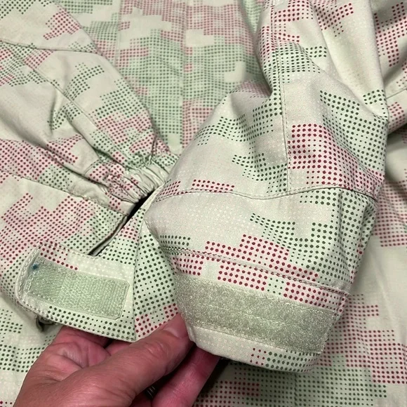 Burton Wanderlust Ski Snowboard Jacket Girls XL Lt. Green Geo Hooded Pink Parka - Picture 8 of 16